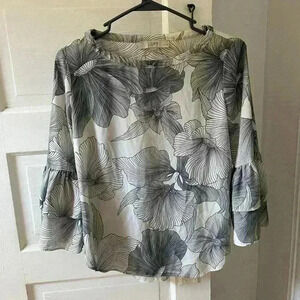 Loft grey and white floral flowy blouse size‎ extra small petite